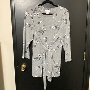 Liz Claiborne grey floral top